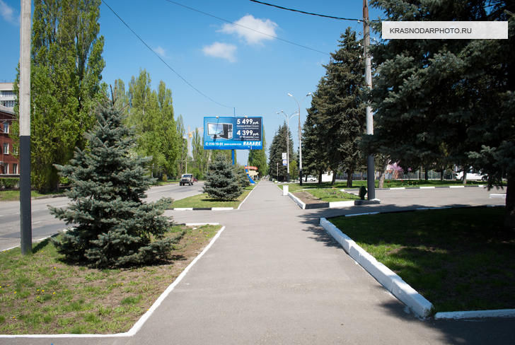 Пешеходная зона улицы Стасова
