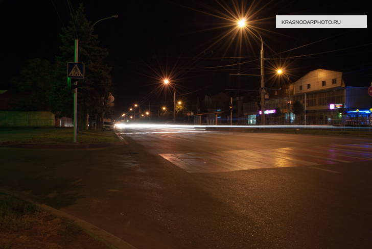 Улица Трамвайная в ночное время
