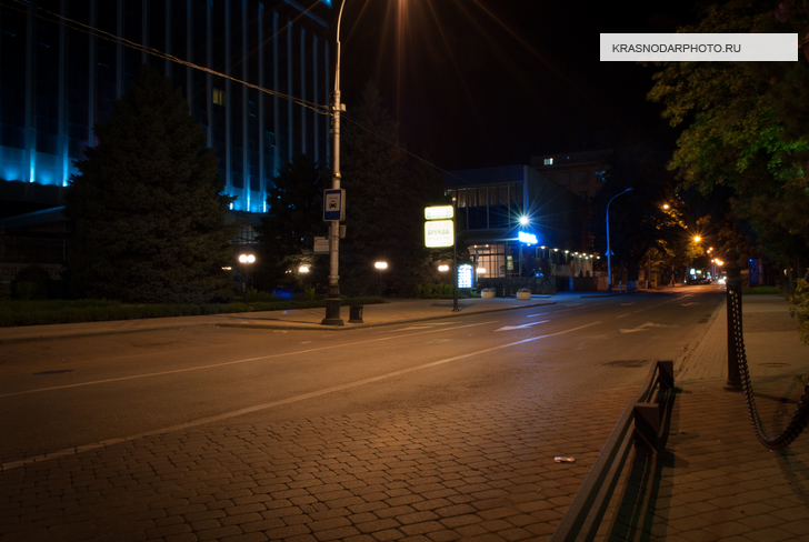 Улица Красная в ночное время