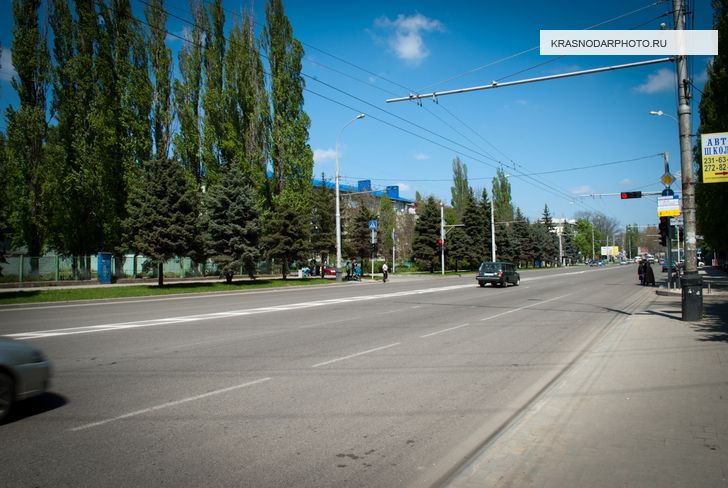Автомобильная дорога на улице Старокубанская