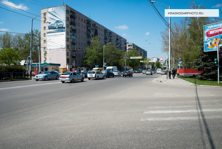 Пересечение улиц Селезнева и Стасова