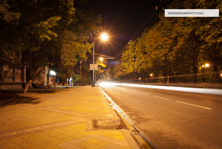 Улица Красная в ночное время