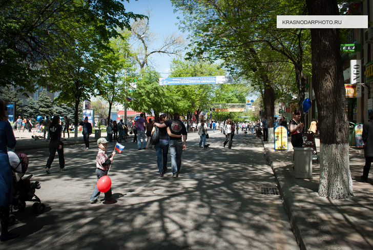 Улица Красная, первое мая