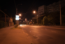 Улица Школьная в ночное время